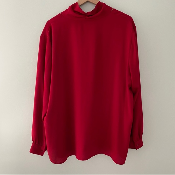 BAR III red blouse with sophisticated tie neck detail - Picture 6 of 6